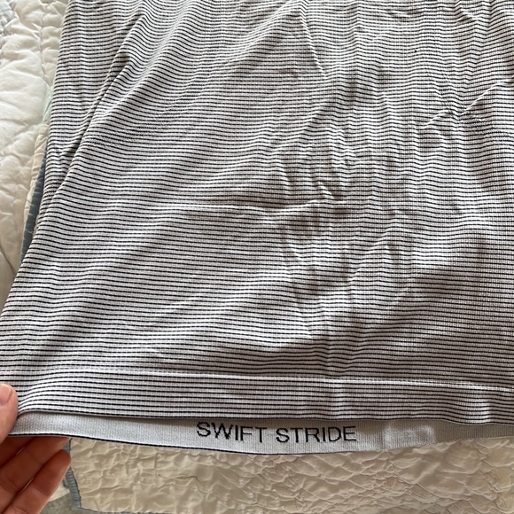 Lululemon swiftly tee, size 6, like new! - Picture 2 of 3